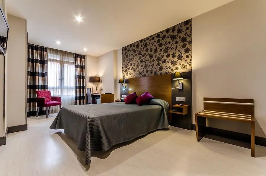 Hotel Regio Cadix 3*,